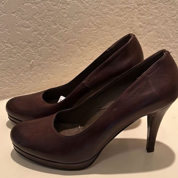 Calpierre Women's 41 Dark Brown Leather Platform Pump Heels Office Academia New - Picture 2 of 8
